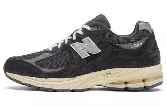 Кроссовки New Balance 2002R, черный / темно-серый дубль