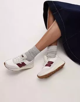Кроссовки New Balance 370 в кремово-белом и красном цветах