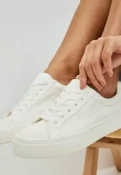 Кроссовки Next