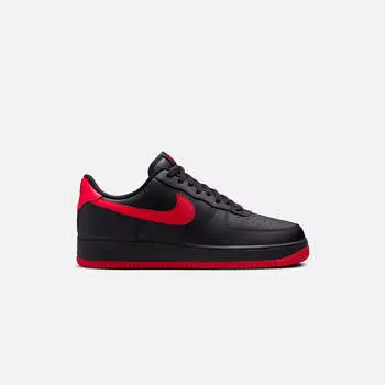 Кроссовки Nike Air Force 1 '07, цвет Black/University Red