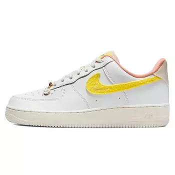 Кроссовки Nike Air Force 1 07 LX, белый/розовый/желтый