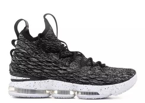 Кроссовки Nike LEBRON 15 'ASHES', черный