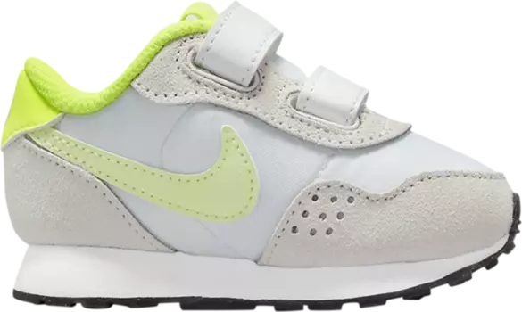 Кроссовки Nike MD Valiant TD 'White Barely Volt', белый