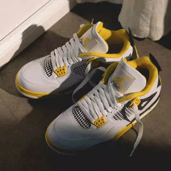 Кроссовки Nike Wmns Air 4 Retro *Vivid Sulfur* Jordan, белый