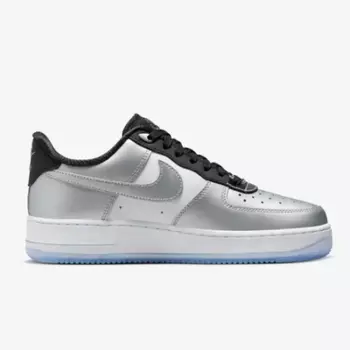 Кроссовки Nike Wmns Air Force 1 07 SE, серебристый/черный/белый