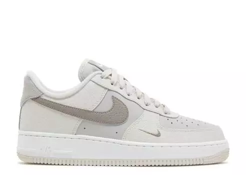 Кроссовки Nike WMNS AIR FORCE 1 LOW '07 'MOON FOSSIL', коричневый