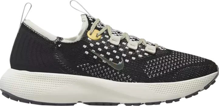 Кроссовки Nike Wmns React Escape Run Flyknit 'Black Metallic Vivid Gold', черный