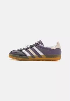 Кроссовки низкие GAZELLE INDOOR adidas Originals, цвет shadow violet/footwear white/wonder quartz