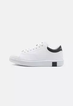 Кроссовки низкие LACE UP Armani Exchange, цвет white/black