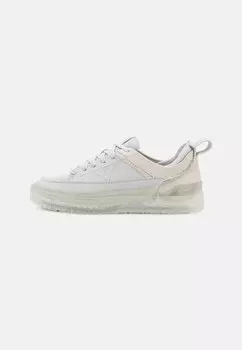 Кроссовки низкие SOMERSET LACE Clarks, цвет off white
