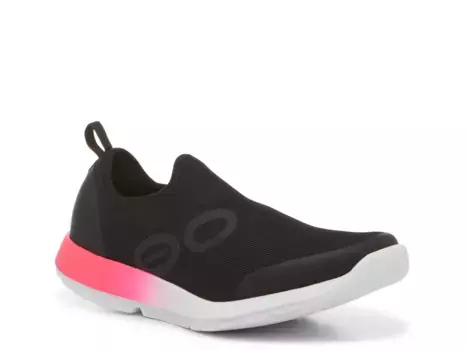 Кроссовки Oomg Sport Slip-On Sneaker Oofos, черный/розовый