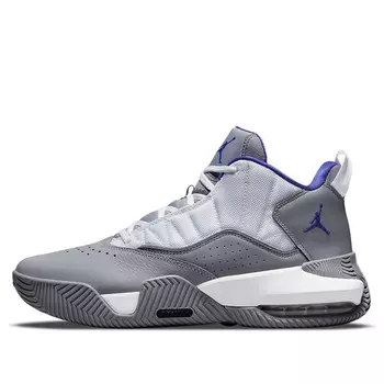 Кроссовки остаются верными Air Jordan, серый