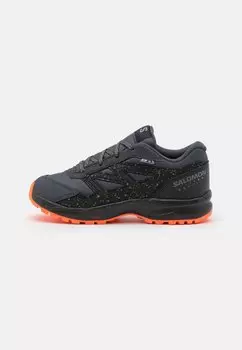 Кроссовки Outway Cswp Junior Unisex Salomon, цвет ebony/black/shocking orange