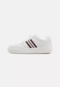 Кроссовки Pier One, белый