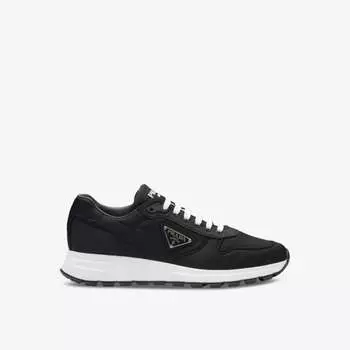 Кроссовки Prax 01 Re-Nylon из переработанного нейлона с бляшкой-логотипом Prada, черный