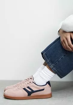 Кроссовки PULL&BEAR, розовый