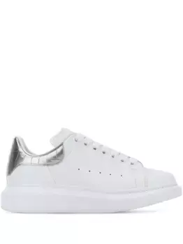 Кроссовки с тиснением под кожу крокодила Alexander McQueen, белый