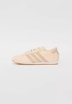 Кроссовки TAEKWONDO adidas Originals, молочный