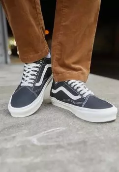 Кроссовки Vans