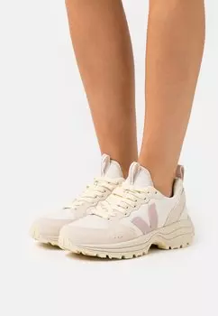 Кроссовки Veja