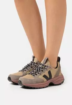Кроссовки Veja