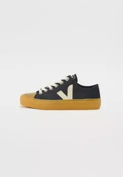 Кроссовки WATA II Veja, цвет Blue Pierre Natural