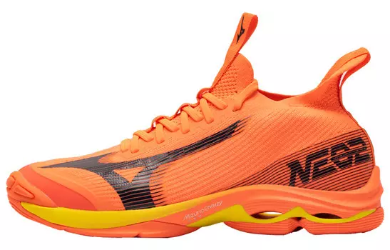 Кроссовки Wave Lightning NEO 2 Neon Flame Mizuno, цвет Saffron