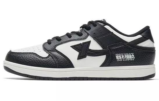 Кроссовки Xtep, белый/черный