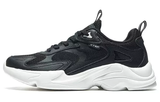 Кроссовки женские Chunky Low-top черного цвета Xtep