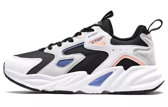 Кроссовки женские Lifestyle Low-top белые/черные Xtep