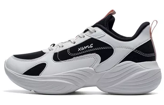 Кроссовки женские низкие черные/белые Xtep