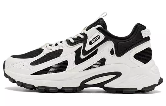 Кроссовки женские с низким верхом белые/черные Xtep