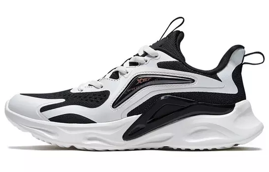 Кроссовки женские с низким верхом белые/черные Xtep