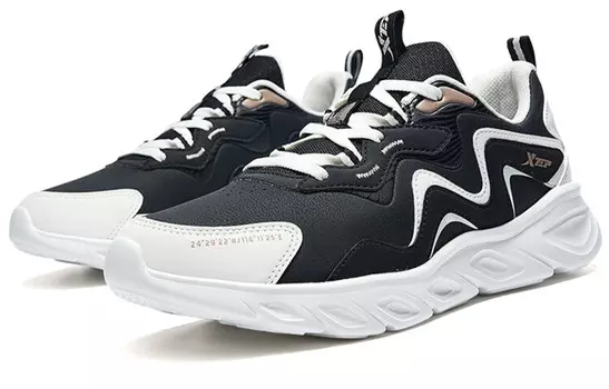 Кроссовки женские с низким верхом, черные/белые Xtep