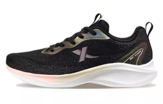 Кроссовки женские с низким верхом, черные Xtep