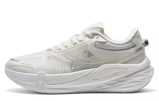 Кроссовки женские с низким верхом Sail белые/перламутровые белые Xtep