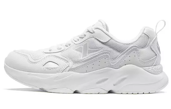 Кроссовки женские толстые низкие белые/пудровые Xtep