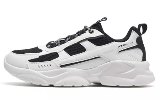 Кроссовки женские толстые низкие черные/белые Xtep