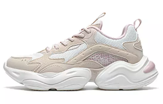 Кроссовки женские толстые низкие цвета слоновая кость/белый парус/светло-розовый Xtep