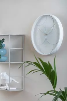 Круглые настенные часы эшелон Karlsson, белый