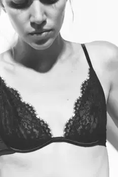 Кружевной бюстгальтер с глубоким вырезом H&M, черный