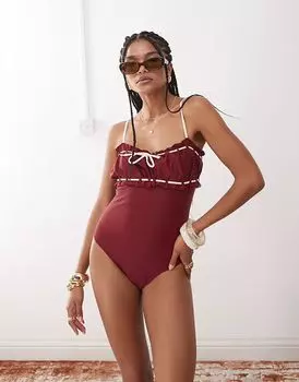 Купальник Miss Selfridge с контрастными сборками в бордовом цвете с кремовым контрастом