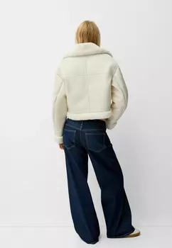 Куртка из искусственной кожи Bershka, белый