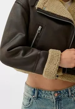 Куртка из искусственной кожи Bershka, темно-коричневый