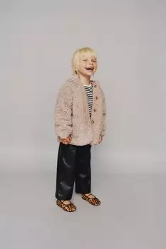 Куртка из искусственной овчины с капюшоном ZARA, кэмел