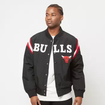 Куртка New Era NBA Chicago Bulls Panel Bomber, черный/красный
