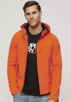 Куртка софтшелл Superdry "SD-HOODED SOFT SHELL TREKKER JKT", с капюшоном, цвет Flame Orange