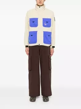 Куртка The North Face с вышивкой и накладными карманами, бежевый