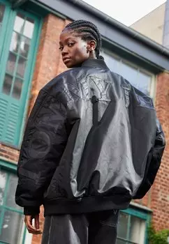 Куртка Tommy Jeans ТОНАЛЬНАЯ АППЛИКАЦИЯ, черный