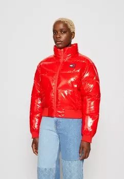 Куртка Tommy Jeans ЗНАЧОК GLOSSY PUFFER, темно-малиновый